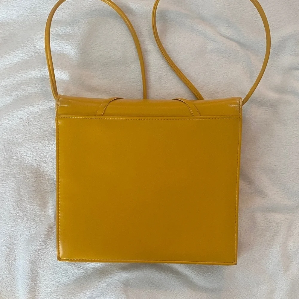 Chic Mustard Crossbody Bag